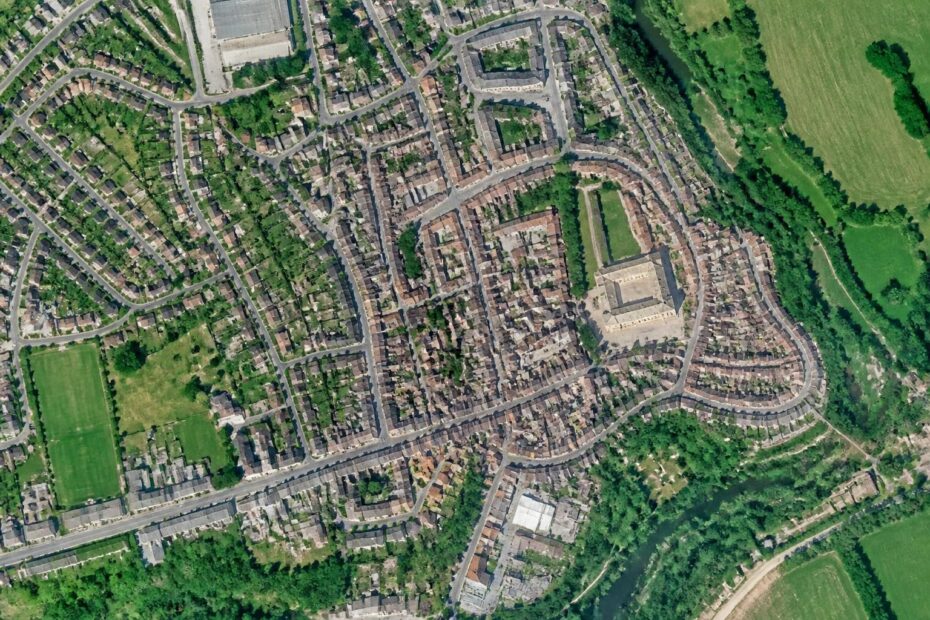 découvrez la localisation précise du patrimoine historique d'arnay-le-duc sur google maps et explorez les sites emblématiques de cette ville riche en histoire.