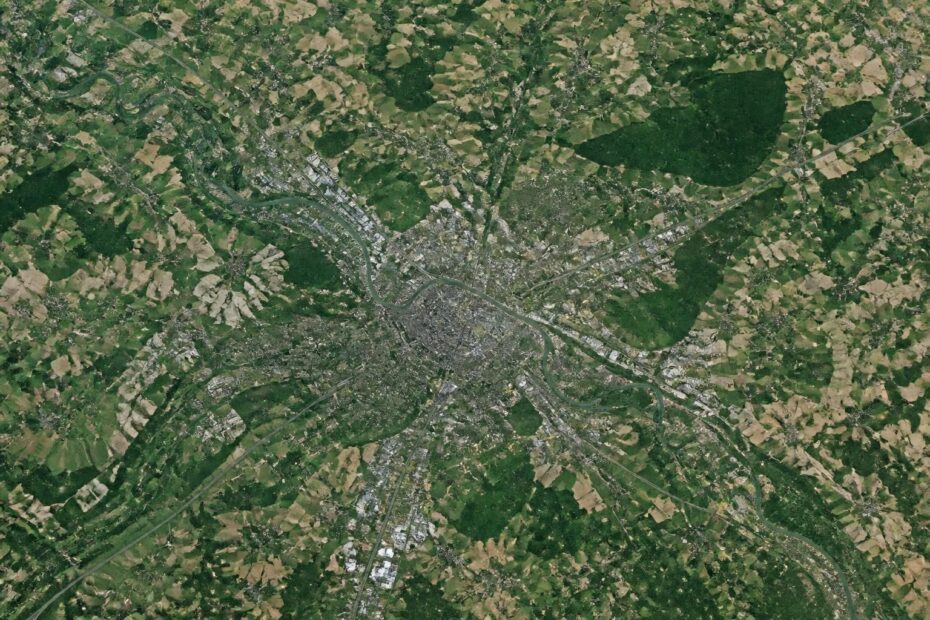 découvrez la topographie détaillée de la région picarde sur google map, incluant amiens en france, pour explorer ses reliefs et paysages uniques.